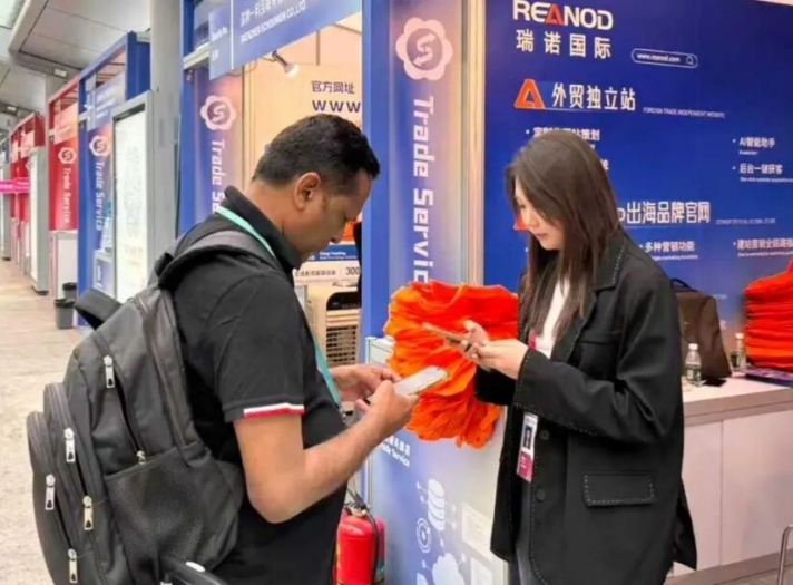Ella的广交会见闻：什么产品能让老外一动不动看10分钟啊……